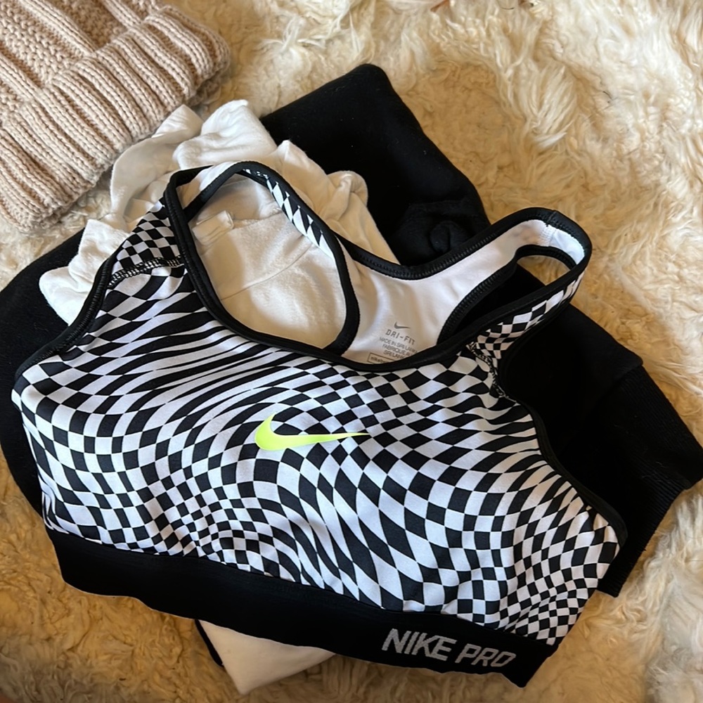 NIKE PRO sports bra